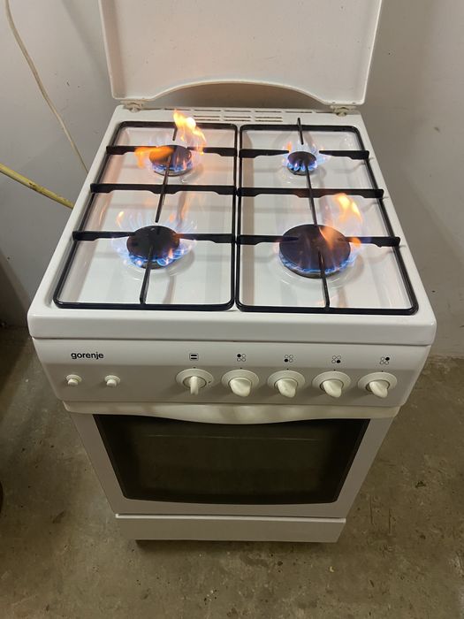 Продам газову плиту Gorenje