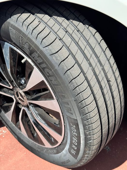 Mercedes Benz A200