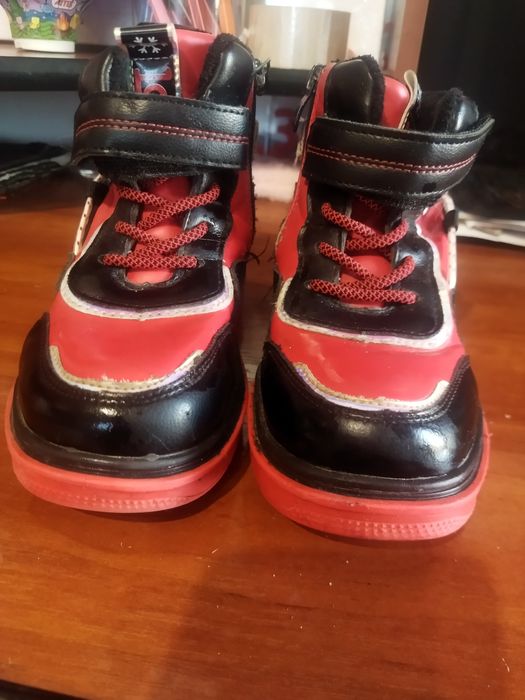 Зимові черевички для дівчинки