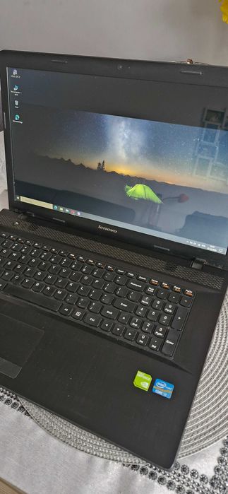 Laptop / Lenovo G700