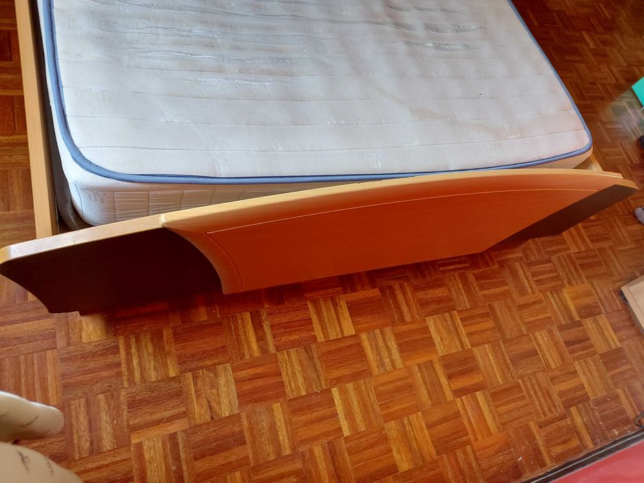 Cama de casal para colchão de 140x190