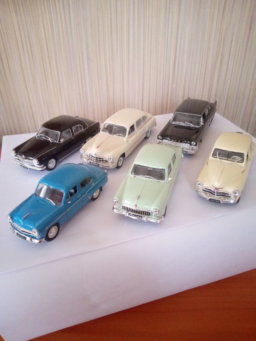 Моделі ретро-автомобілів від "Де Агостіні". 1:43