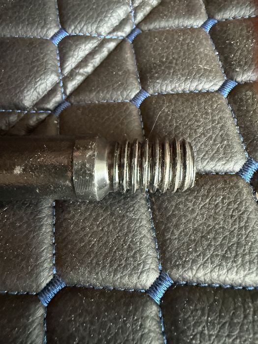 Буксировочный крюк VW Golf 5/Touran/ Caddy3/Jetta/Skoda A5