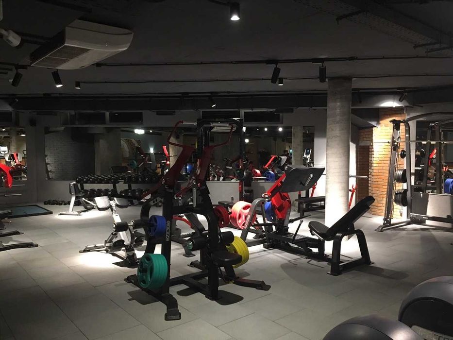 Тренажерный зал Impulse на 250-300м2 бу на гарантии