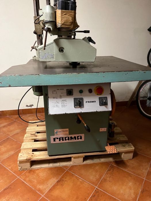 Topia Frama TV5 com alimentador