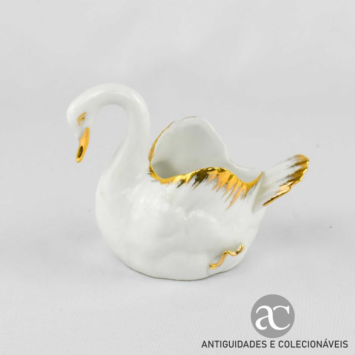 Floreira em forma de Cisne, Porcelana Vista Alegre, com dourados