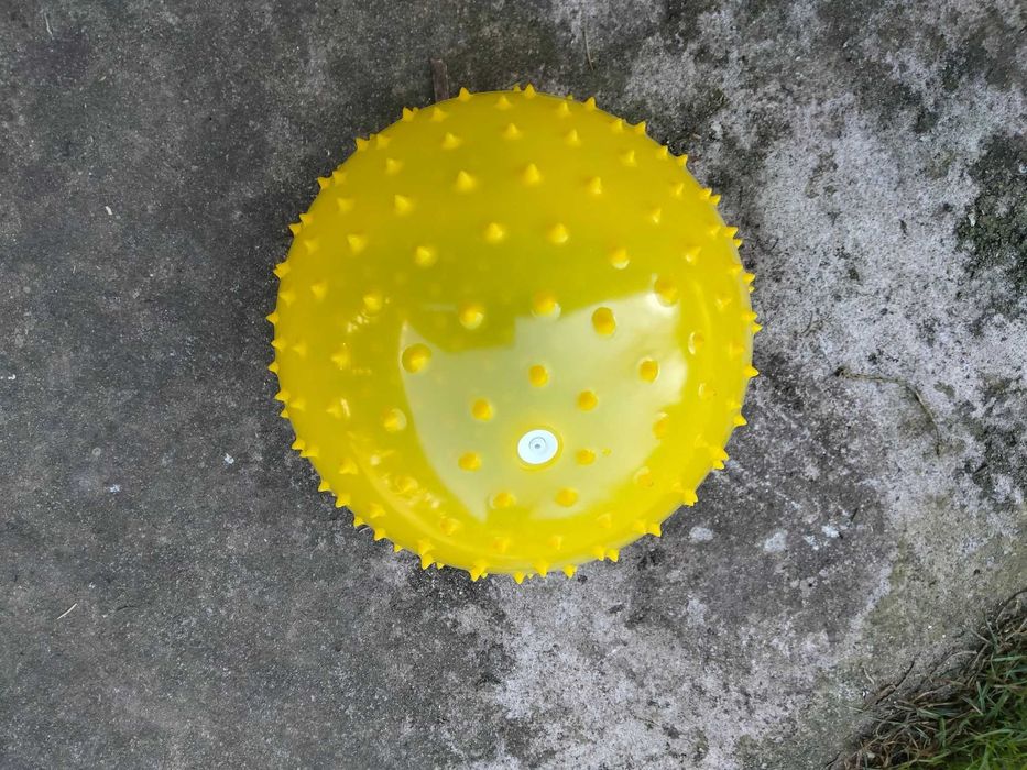 Żółta piłka jeżyk 17 cm