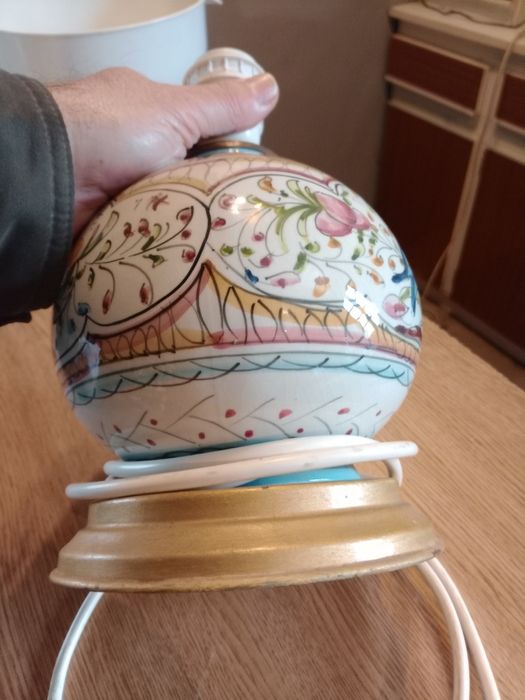 Candeeiro de mesa pintado á mão