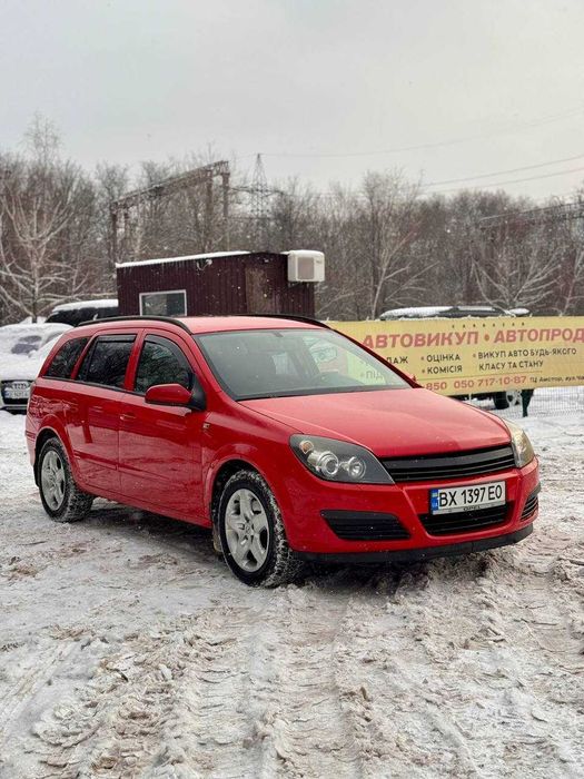 Идеальное техническое и внешнее состояние, без дтп, родной оригинальный пробег, готовы к любыми проверкам.
Дизель весь сухой, не дымит, не коптит, тяга отличная, турбина дует.
в -13 заводится с пол оборота.
Подвеска коробка без замечаний.
Комплектация с подогревами попы, и климат контролем. 
Установлена хорошая магнитола на андроиде.
С документами полный порядок.
Авто можно посмотреть с 9-19 по адресу ТЦ "Амстор" улица Чаривная 74.