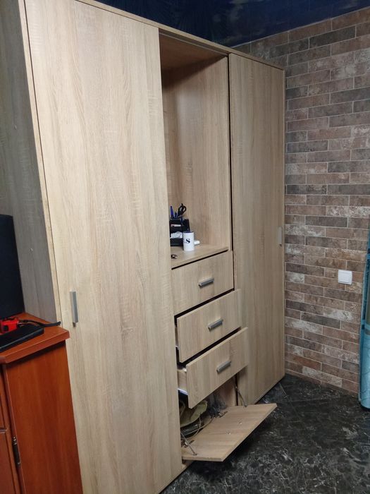 Шафа для прихожоi