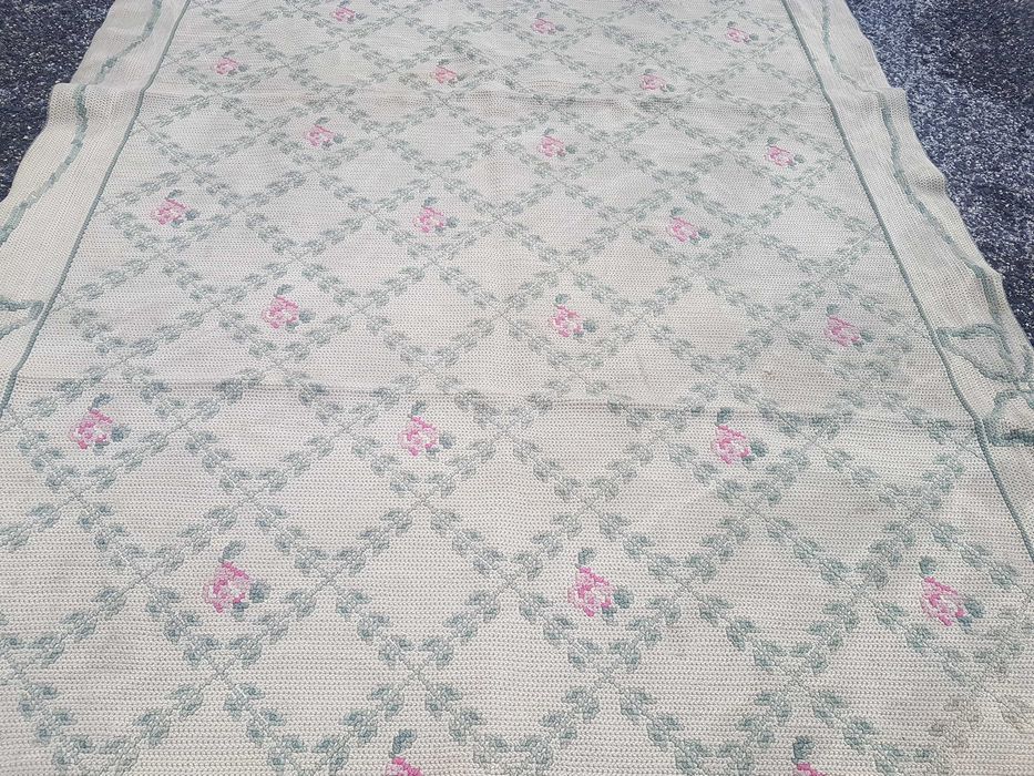 Tapete Arraiolos antigo 142x242cm