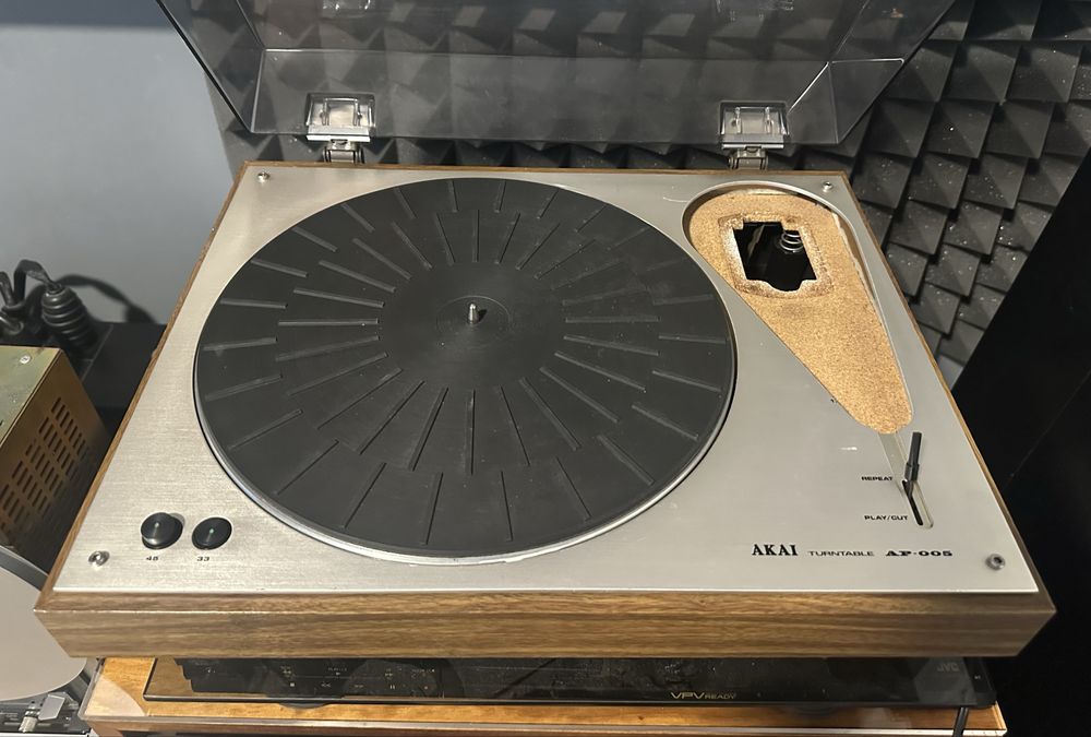 Akai AP-005 - Gira discos vintage - sem braço