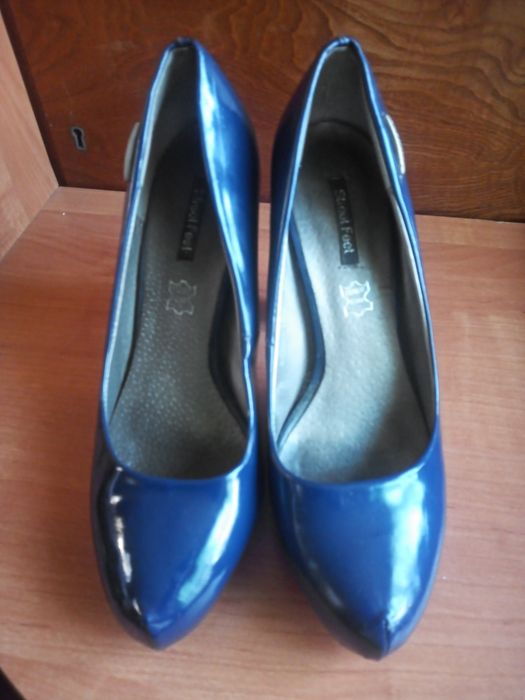 Buty na słupku - sprzedam