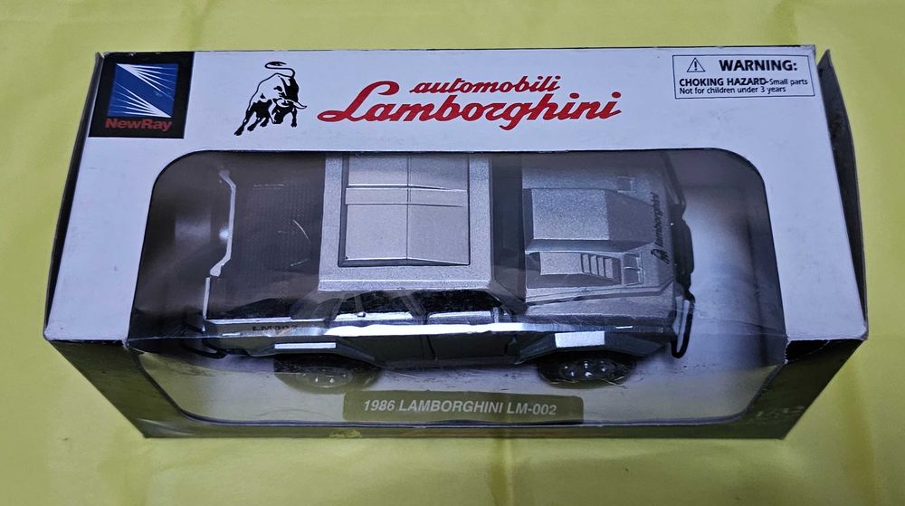 Lamborghini LM-002. 1986 NewRay