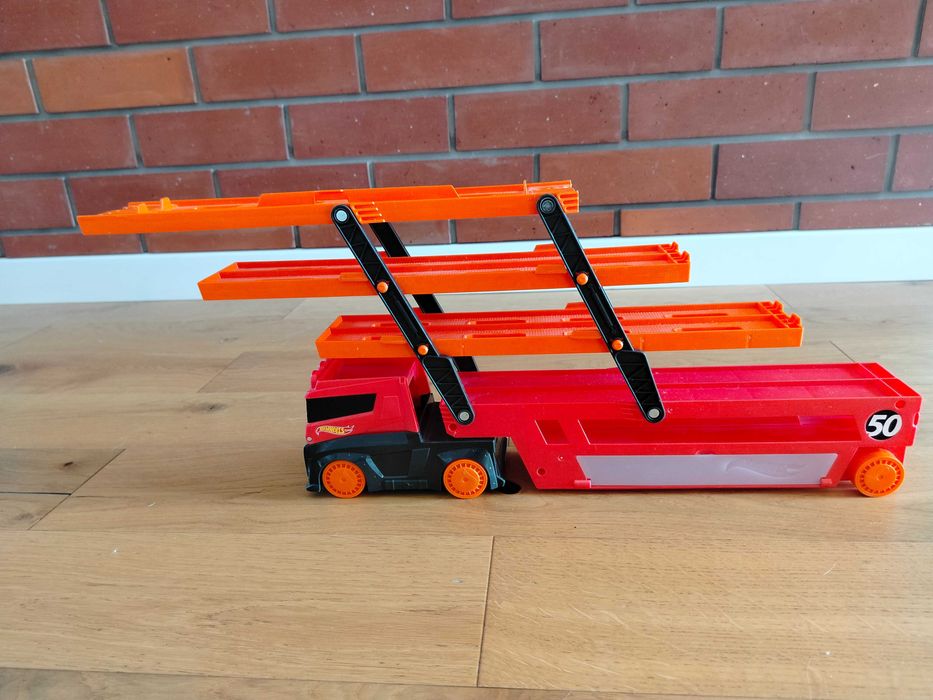 Ciężarówka Hotwheels