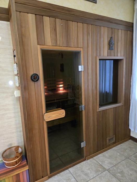 Sauna finska  z dodatkowymi lampami na podczerwien