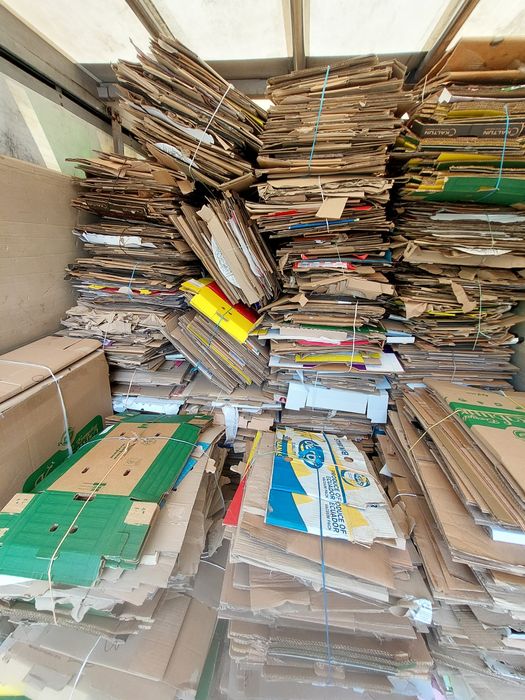 Макулатура, упаковочна, стрейч плівка.