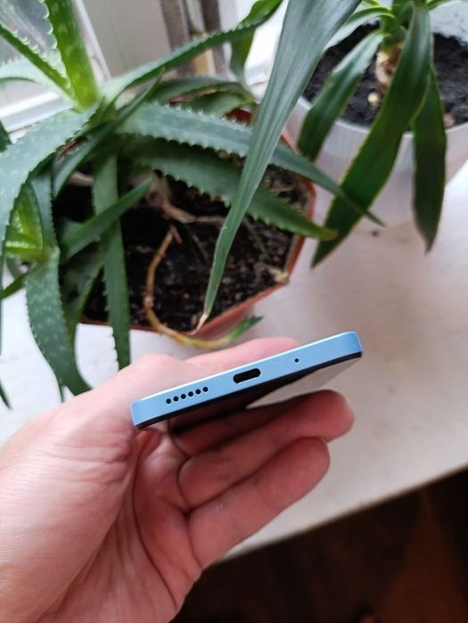 Смартфон Xiaomi Redmi 12 8/128 бу