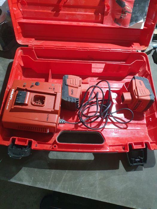 Vendo várias máquinas para construção civil