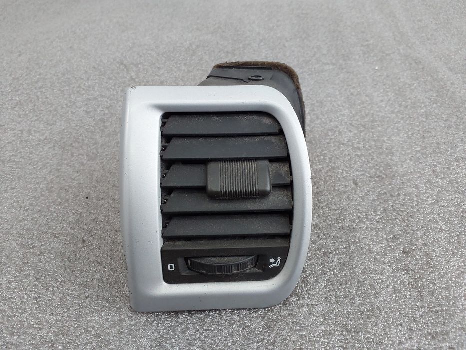 Difusor / saída de ar SKODA Fabia II Break (545, 5J)