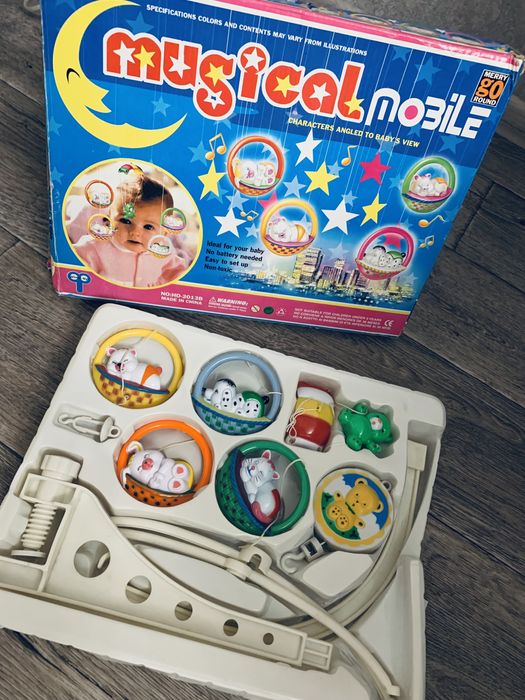 Іграшка навісна над краваткою