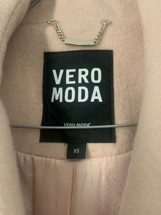Vero Moda płaszcz pudrowy róż 62% wełna