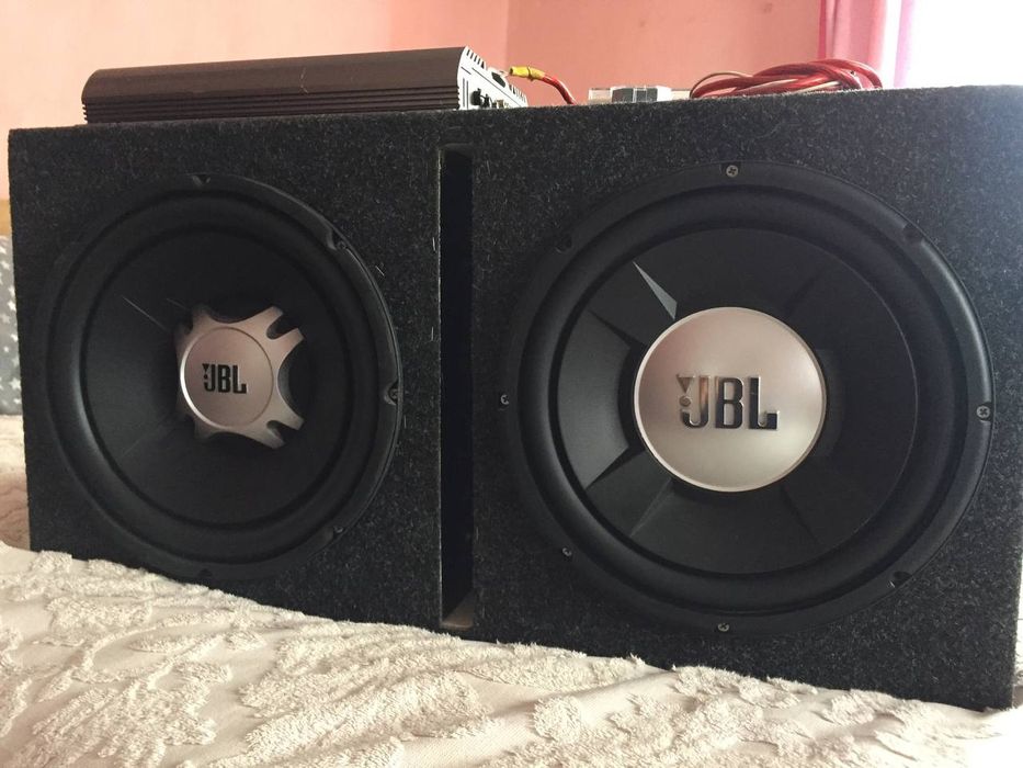 Продам Автомобільний Сабвуфер JBL з підсилювачем звуку