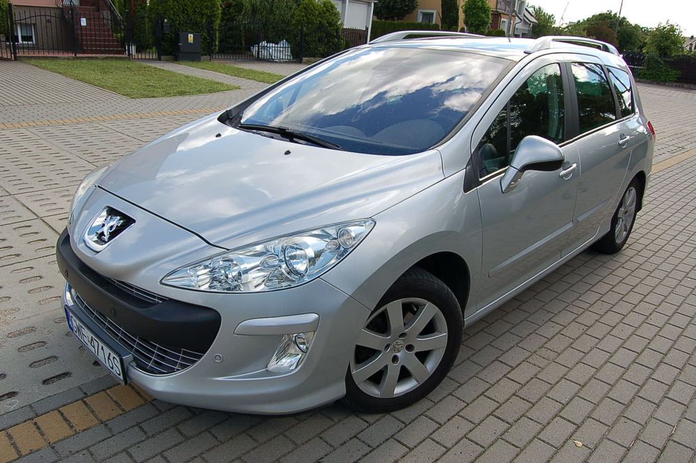 Peugeot 308 Automat/Hak/Benzyna/Szklany dach/2 kpl. kół/Tempomat/Klimatronik