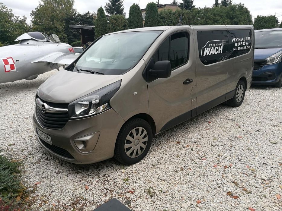 Wynajem busów / wypożyczalnia busów