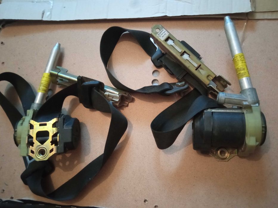 Продам ремни безопасности Мерседес