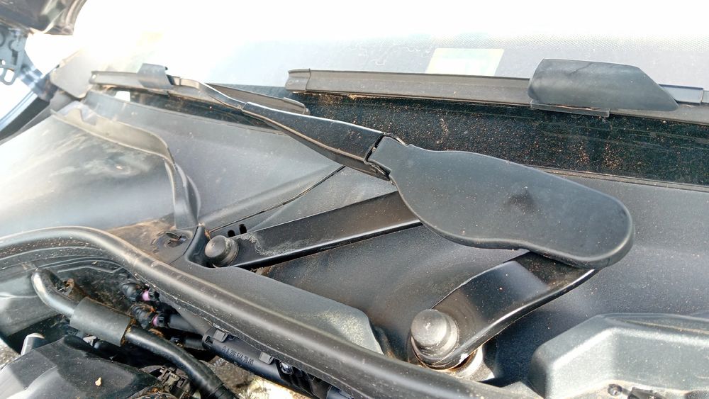 Haste / braço de escova limpa vidros frente direita MERCEDES-BENZ Clas