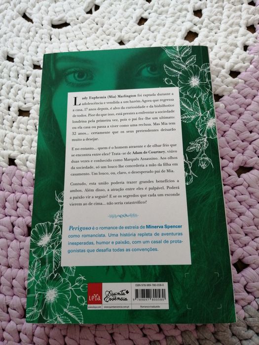 Livros com histórias cativantes.