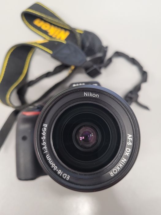 Nikon D3300 z akcesoriami i torba