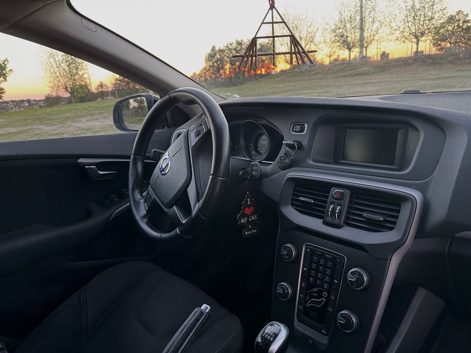 Volvo v40 d2 Kinetic eco, 2.0 120cv de 2016 — photo 4