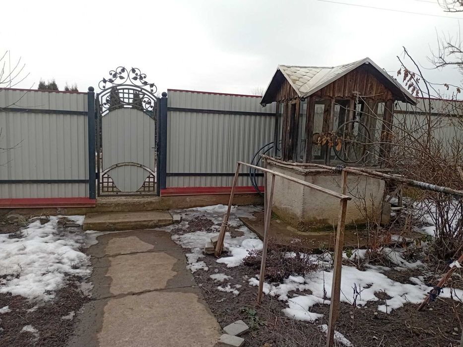 Продам 3-кімн. будинок 100м.кв. зі зручностями в центрі села Чагор