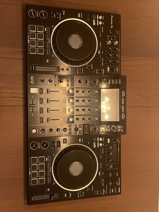 Pioneer XDJ-XZ + Case + Stand + Monitor Stands (COMO NOVO)
