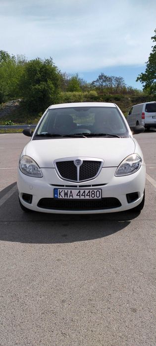 Na sprzedaż Lancia Ypsilon - biała, zadbana i gotowa do jazdy bez konieczności dodatkowych inwestycji!