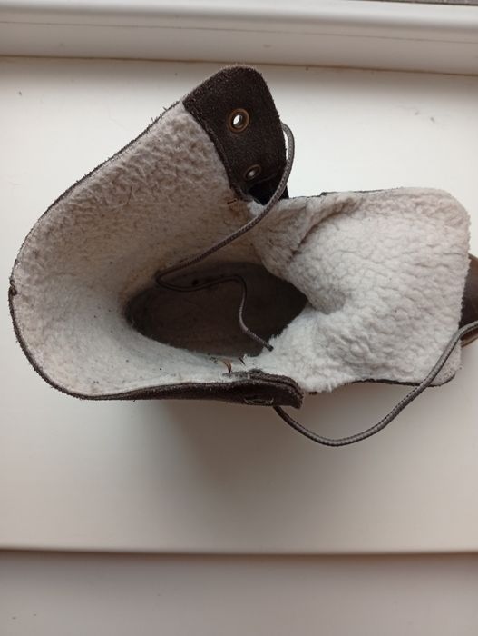 Женские зимние ботинки