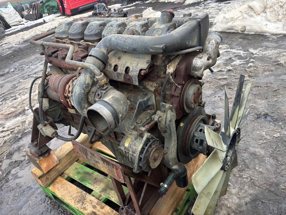 Silnik Mercedes - Benz OM447A OM447 Manualna pompa