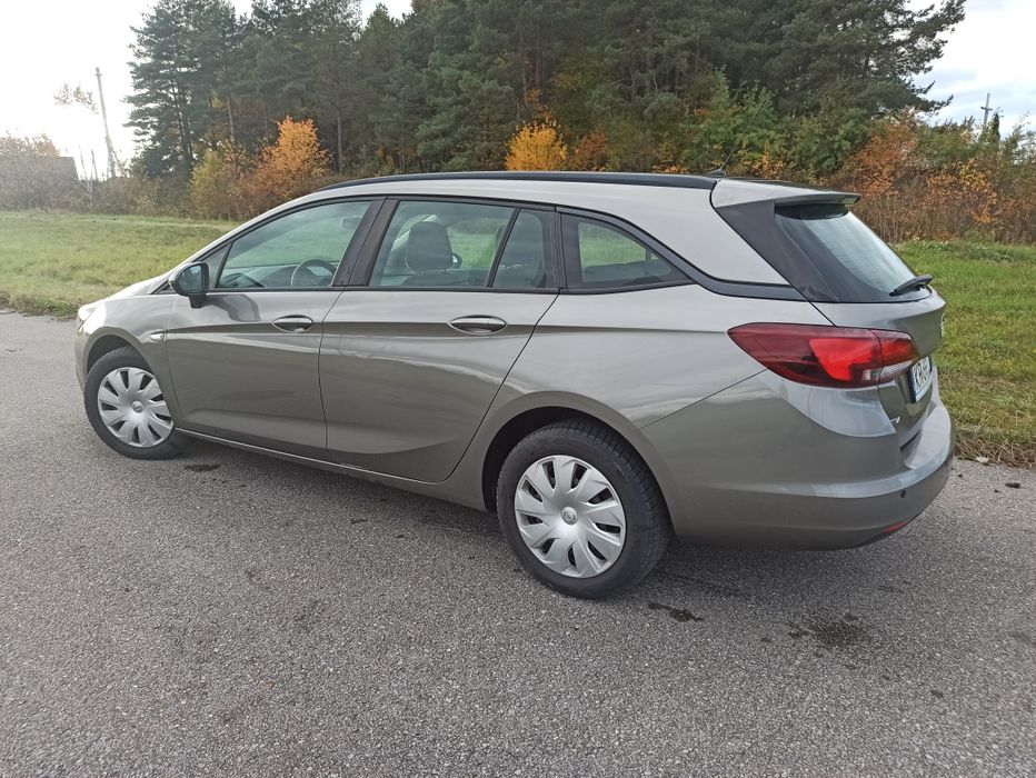 Opel Astra polski salon