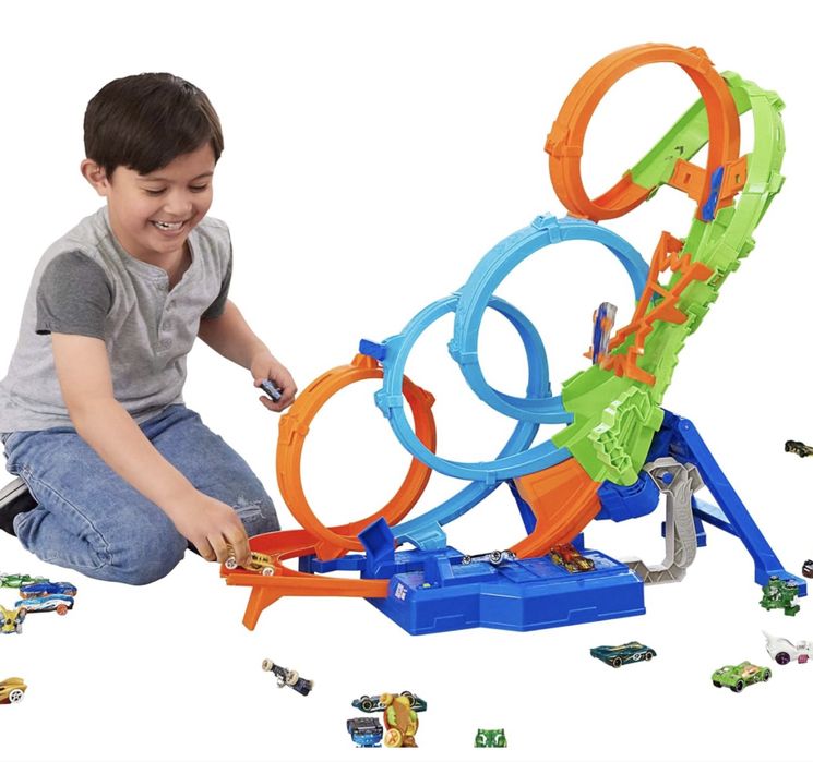 Трек Hot Wheels Action Шалені віражі та петлі