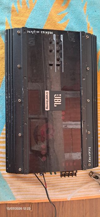 Subwoofer amplificador JBL