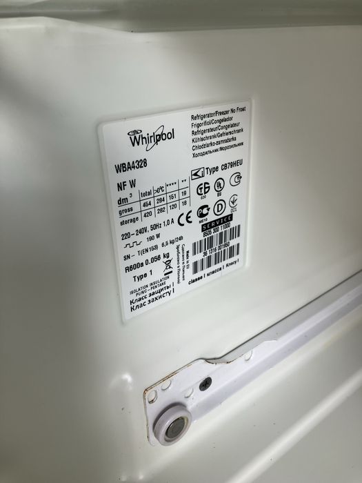 Холодильник Whirlpool .