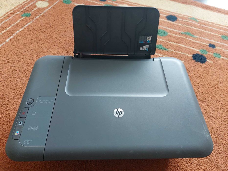 Цветной принтер-сканер hp 1050