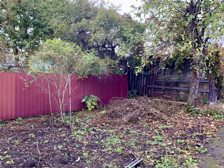 Продаю половину будинку у центрі Гощі