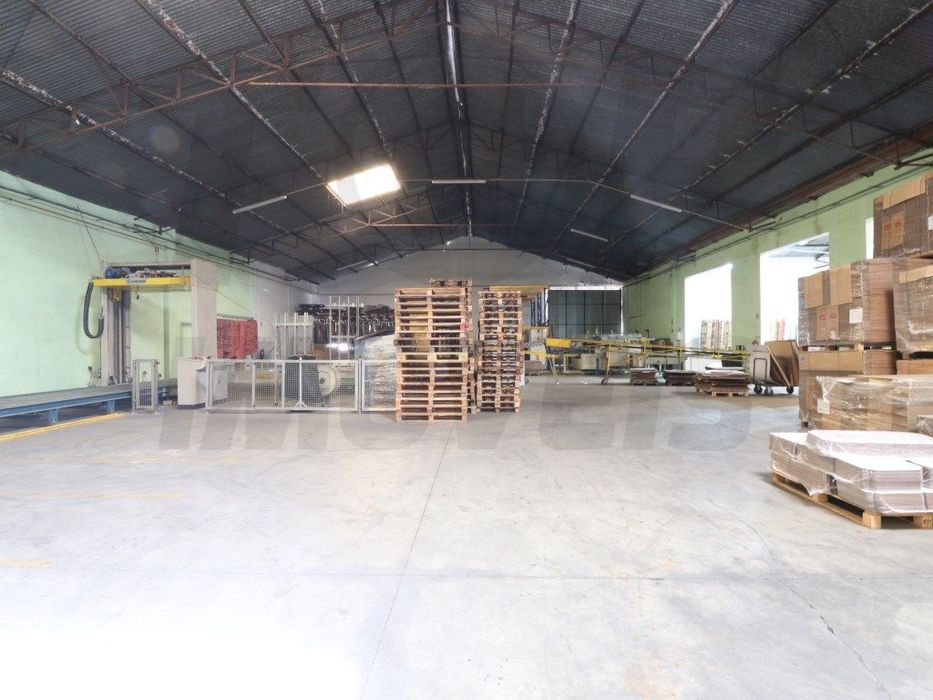 Armazém para Venda - Salvaterra de Magos - 1216,58m2 - 300.000€