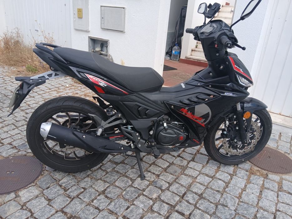 Malaguti spectre gp 125