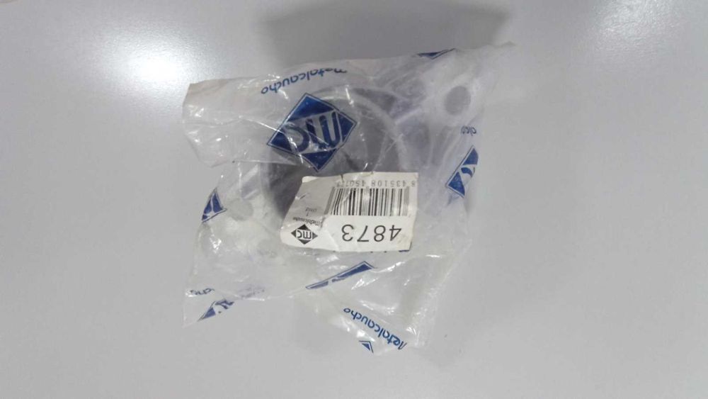 Опора заднього амортизатора VW Golf Audi a3 a4 q3