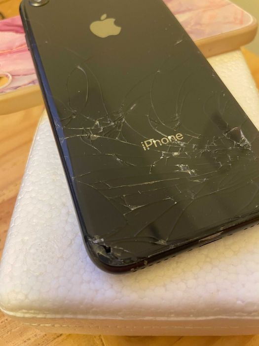 iPhone 8 (parte de trás partida e câmara traseira instável)