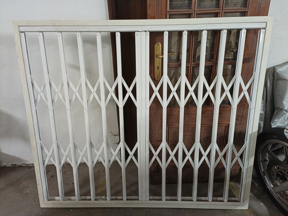 Vendo 3 grades de segurança